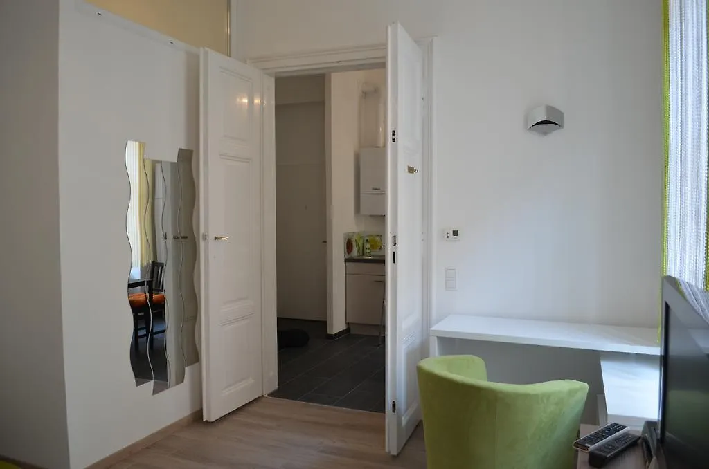 Elegant Apartment Westbahnhof  Vienna