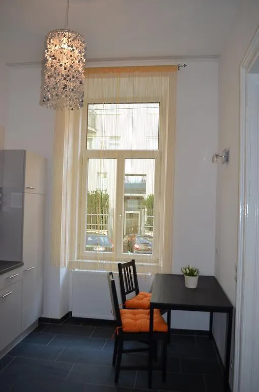 Elegant Apartment Westbahnhof 0*, Vienna Austria